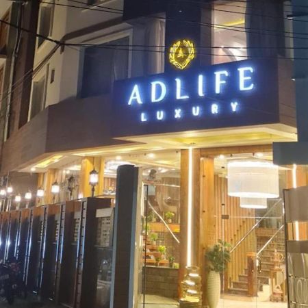 Hotel Adlife Luxury Srīnagar Buitenkant foto