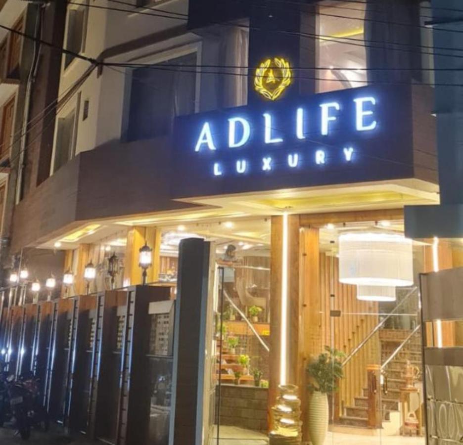 Hotel Adlife Luxury Srīnagar Buitenkant foto